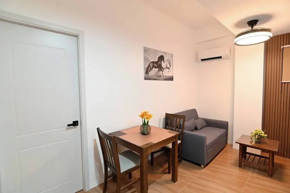 1 Cozy Bedroom Condo Unit-apple One Banawa Cebu