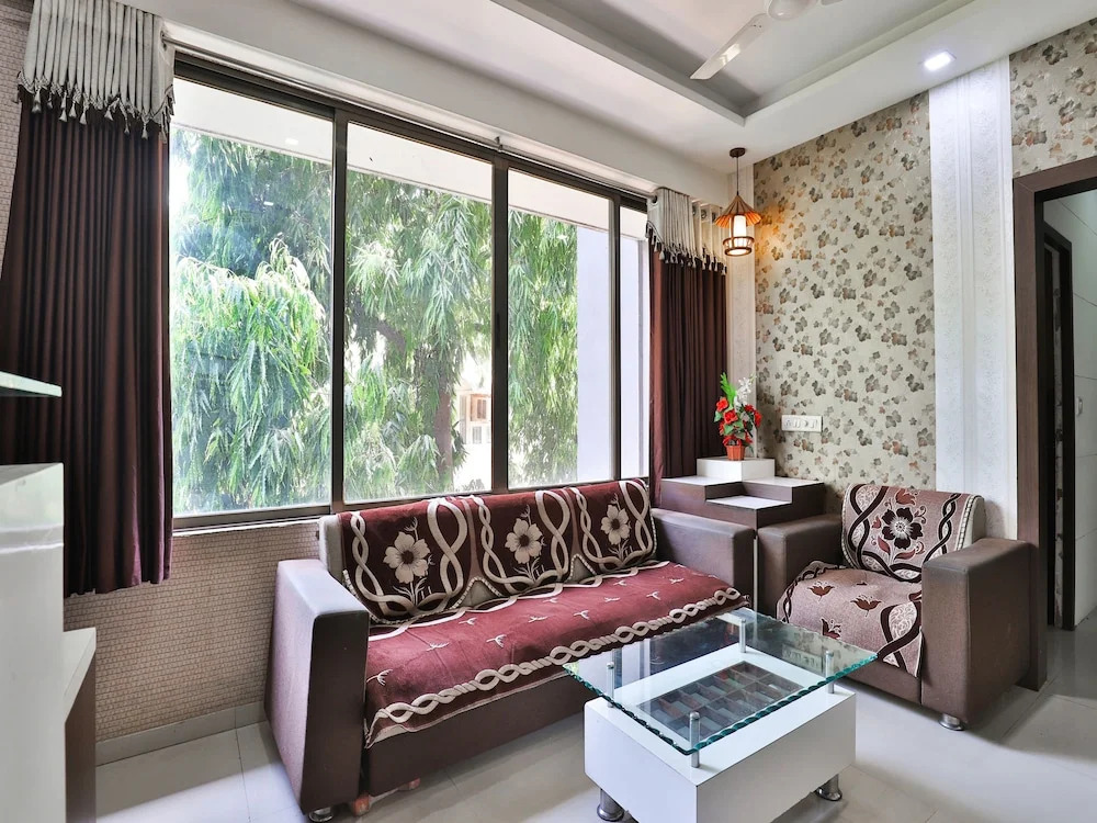 OYO 2656 Hotel Sunstar