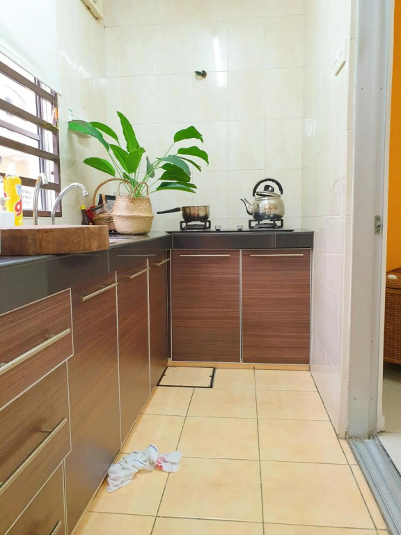 Airport Garden Stay #corner hoise 5 rooms #free wifi #parking #tv chanel