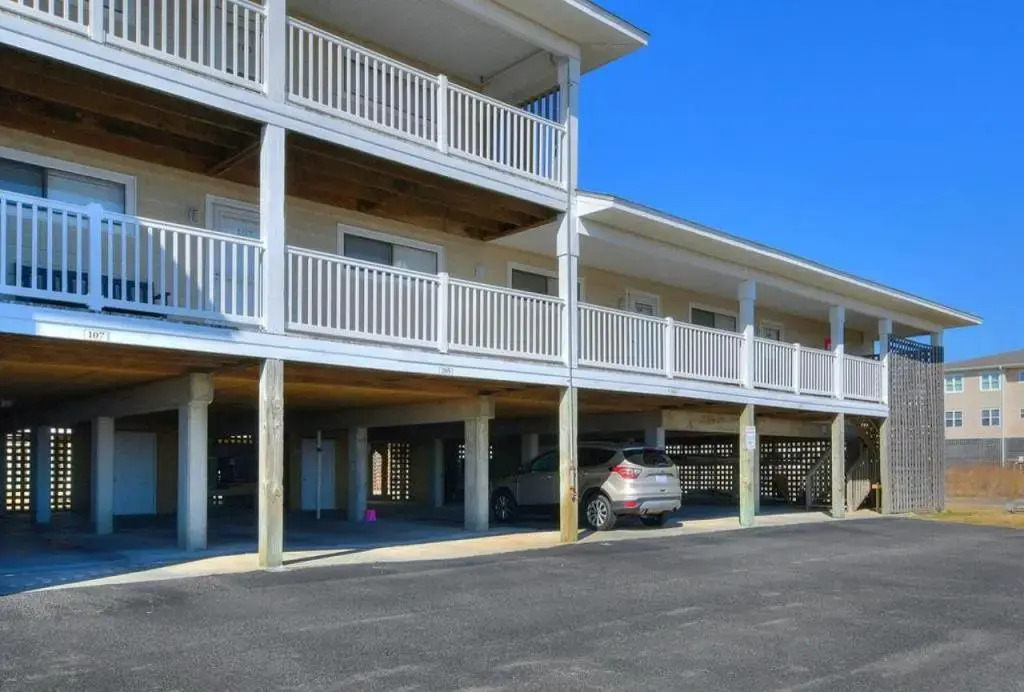 Southern Shore Villa 108-Finz Up