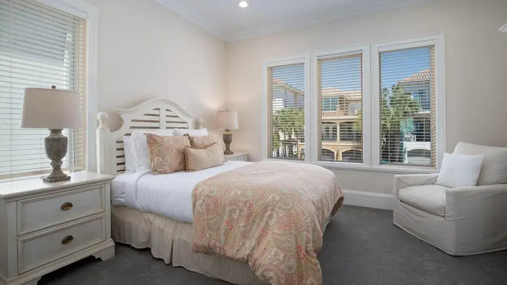 Gulf Front, Pool, Hot Tub- 2 Kitchens - Elevator