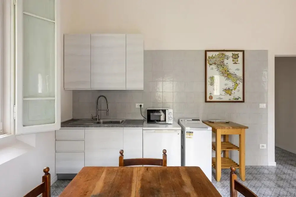Alberti 12 - Appartamento Vittorio con Balcone