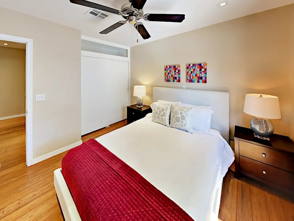 E Mariposa Home 4 Bedrooms 2 Bathrooms Home
