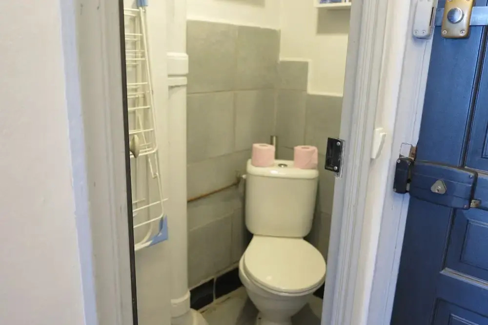 Stylish and Modern 1 Bedroom