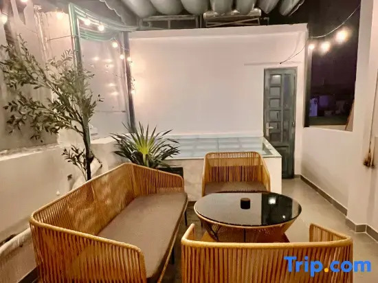 LYLAC Home Saigon NTMK - 2BR City Center Spacious Modern Townhouse Roof Terrace