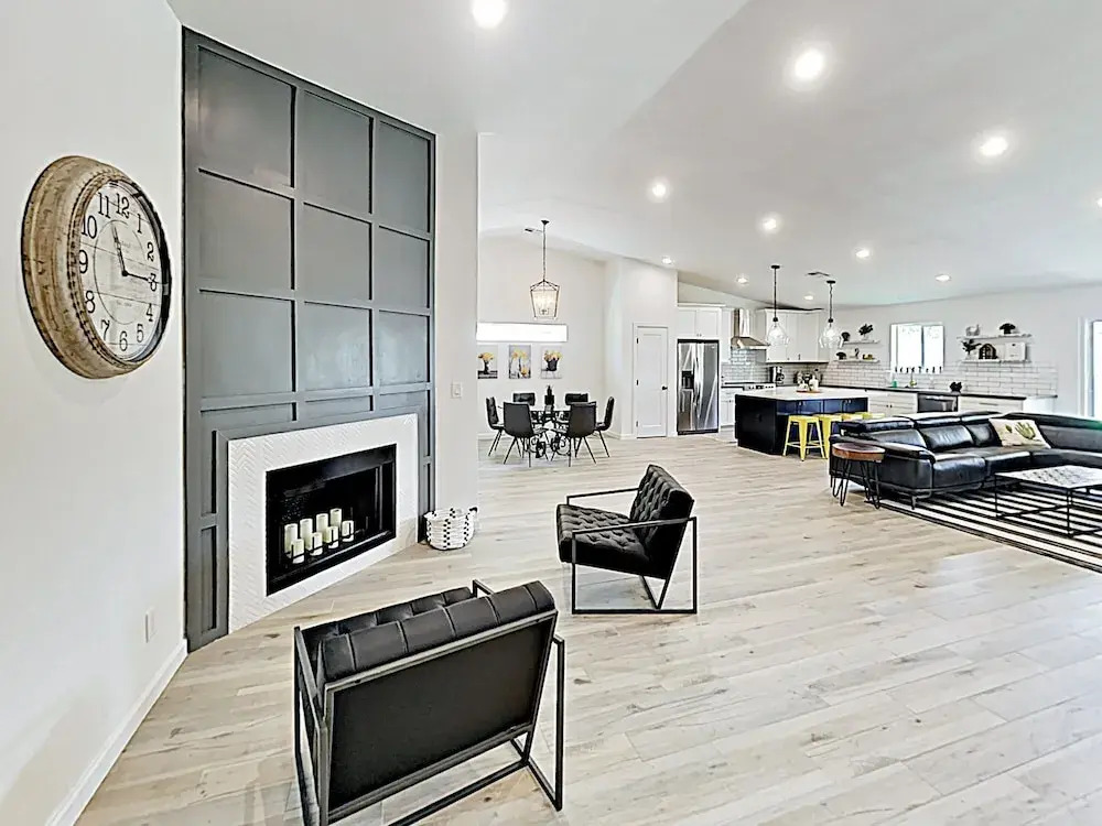 New Listing! Upscale Gem W/ Great Central Location Home