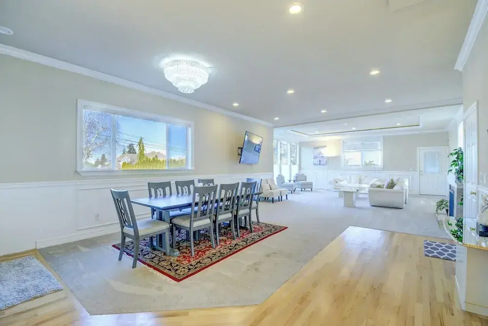 Luxe Federal Way Rental - Walk to the Water