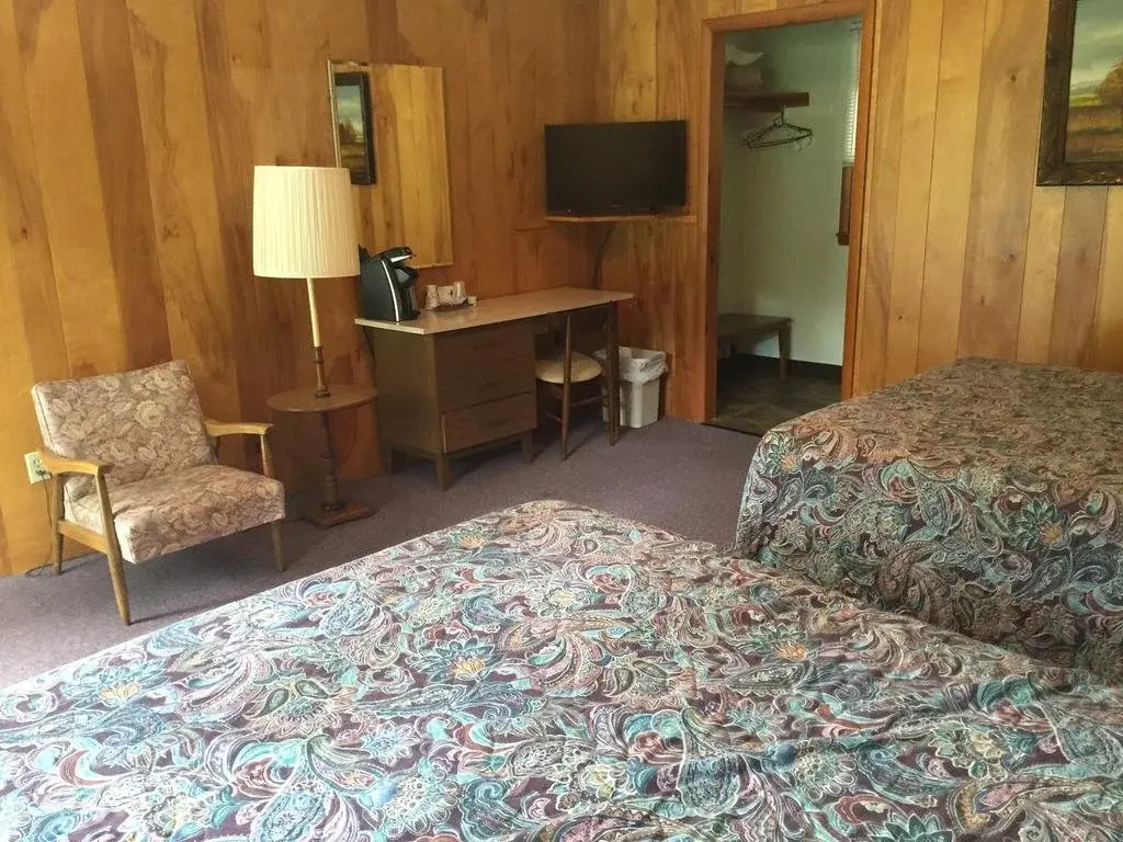 Luzerne Court Motel