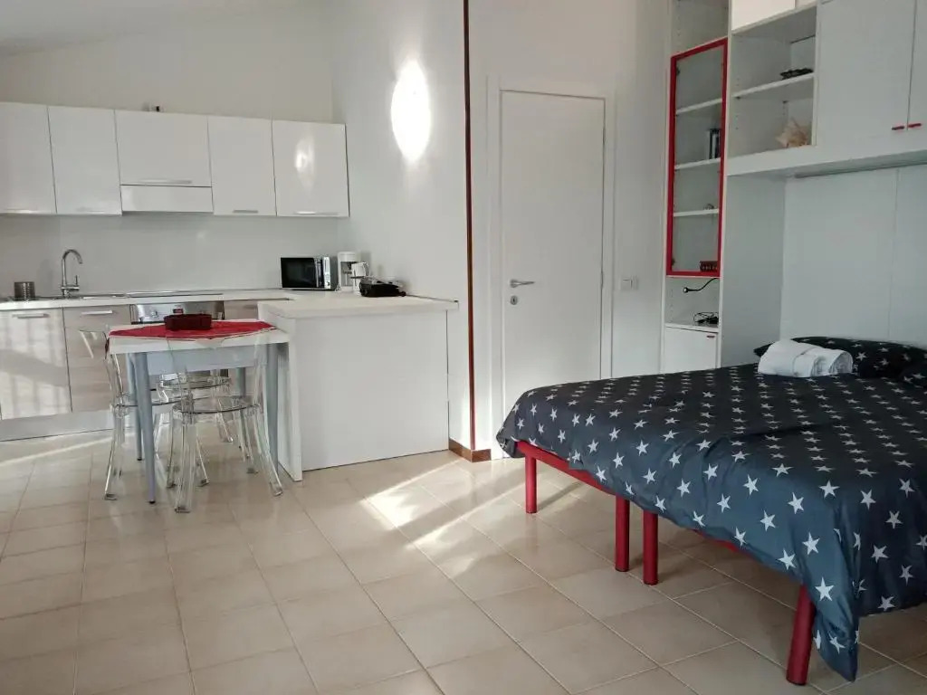 Casa Lugana 1 - Monolocale con piscina fronte lago