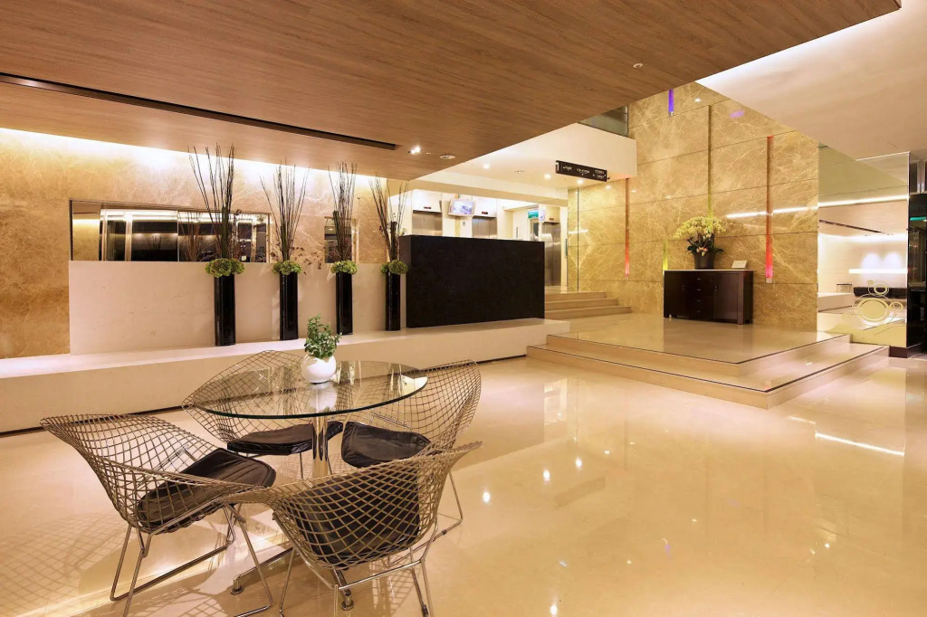 52 Hotel