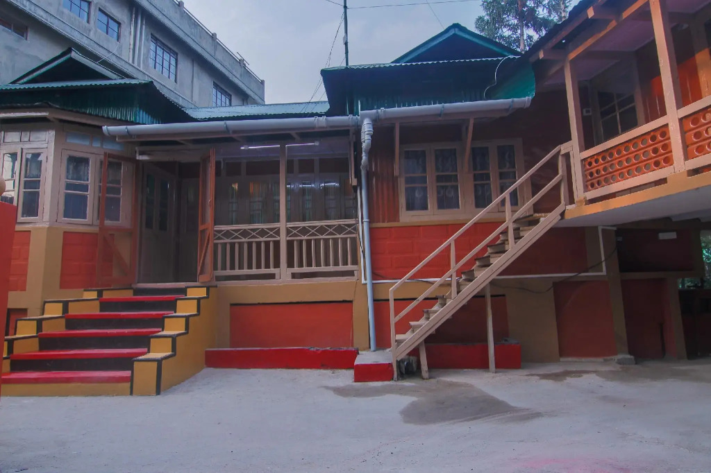 OYO 27919 Blooming Inn Guest House