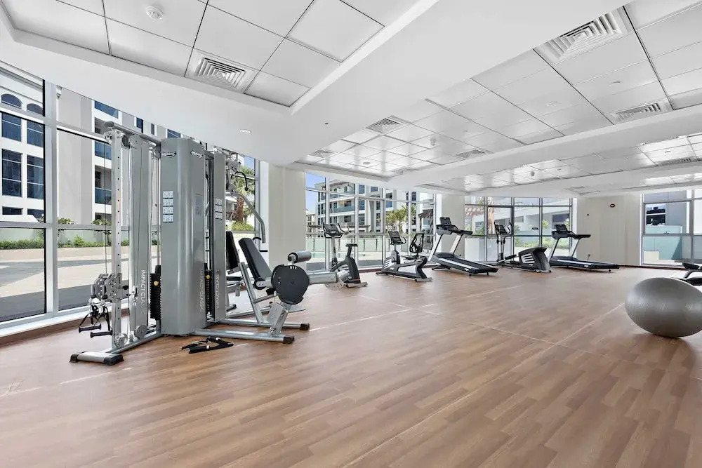 Spacious Studio in Art Gardens Gym Pool