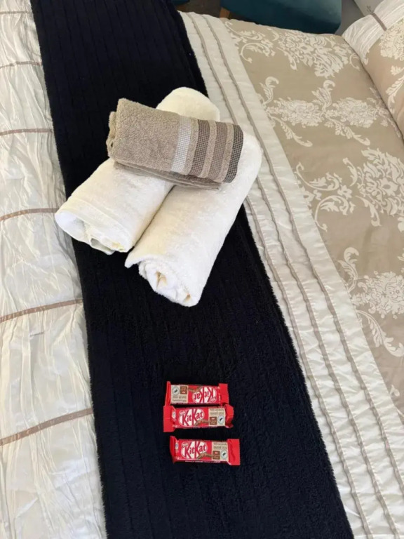 1 Bedroom Flat 100m away from the Beach with WIFI