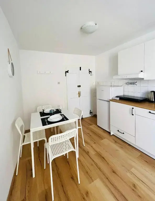 SML Apartments 1