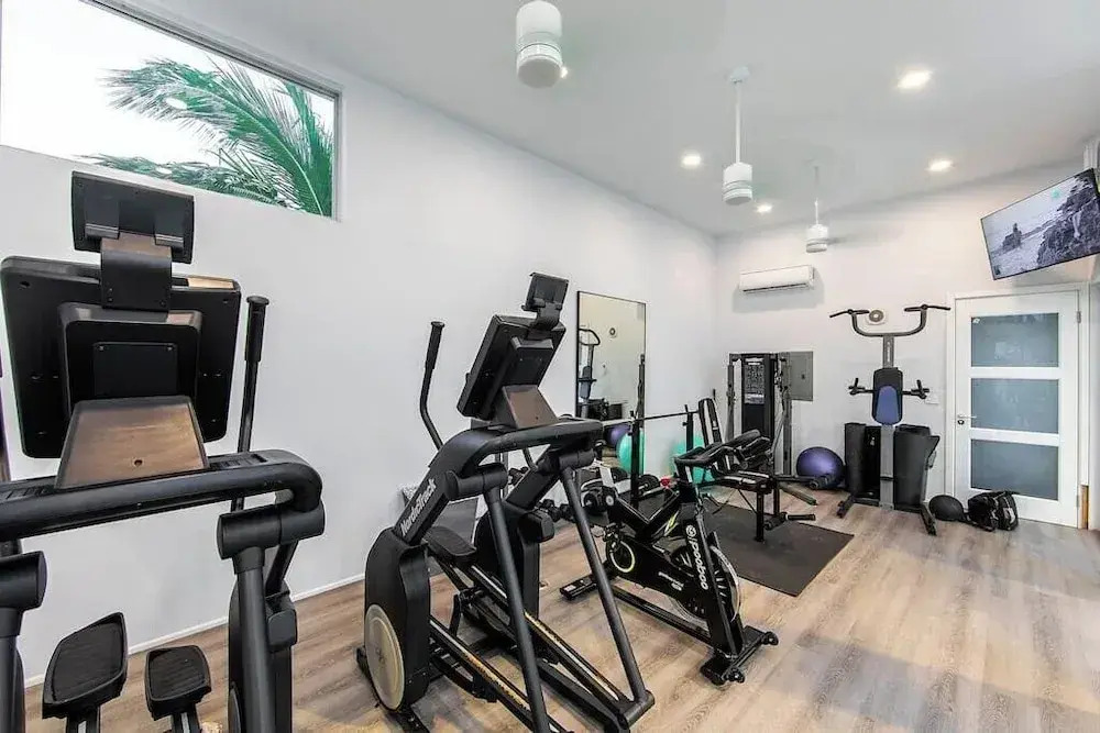 Family Beachside Villa With Hotel Amenities v7