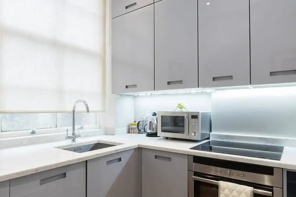 Traditional 1 Bed Apartment, Pimlico