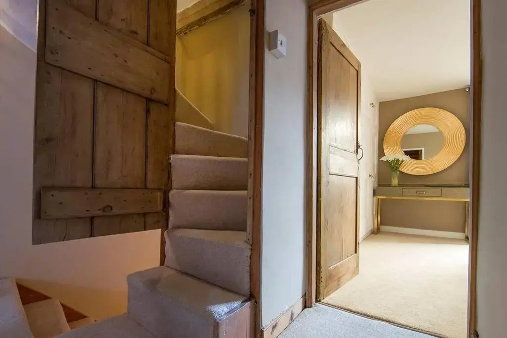 No.25 Steep Hill - Award Winning Street, Cathedral Quarter, Lincoln - Free Parking