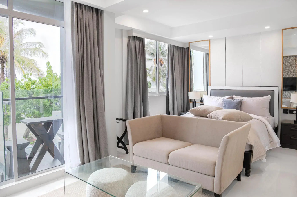 Azuvia Beach Retreat Hulhumale