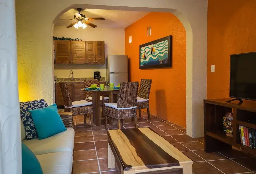 La Buena Vida Suites - Adults Only