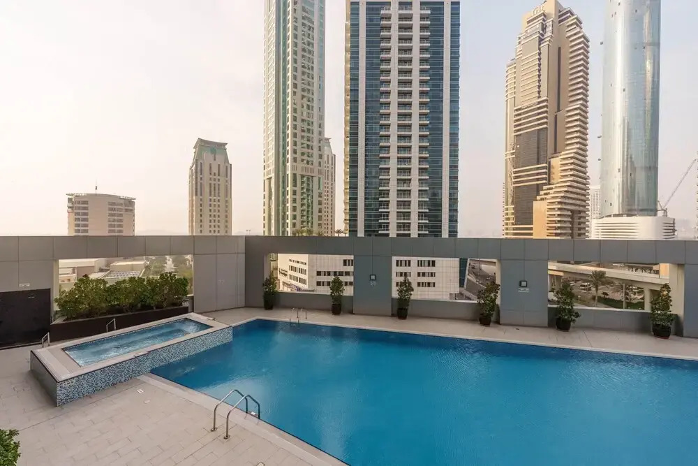 Maison Privee - Bright & Trendy Apt Steps Away from JBR Beach