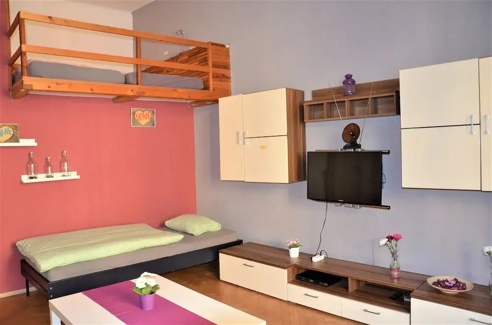 Travel&Joy backpackers