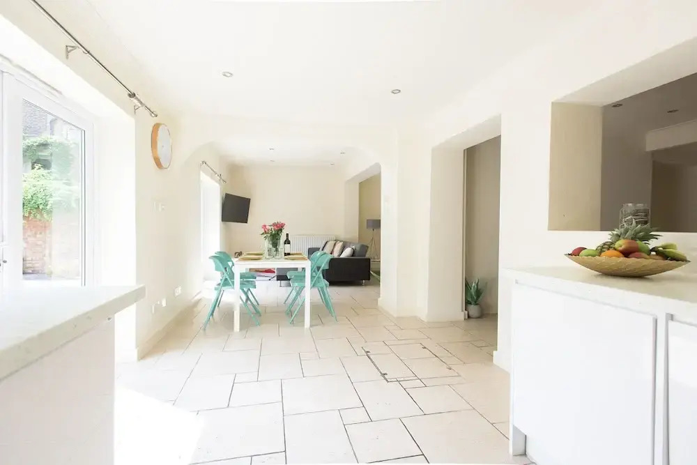 Platinum Apartment Mornington Crescent 9986