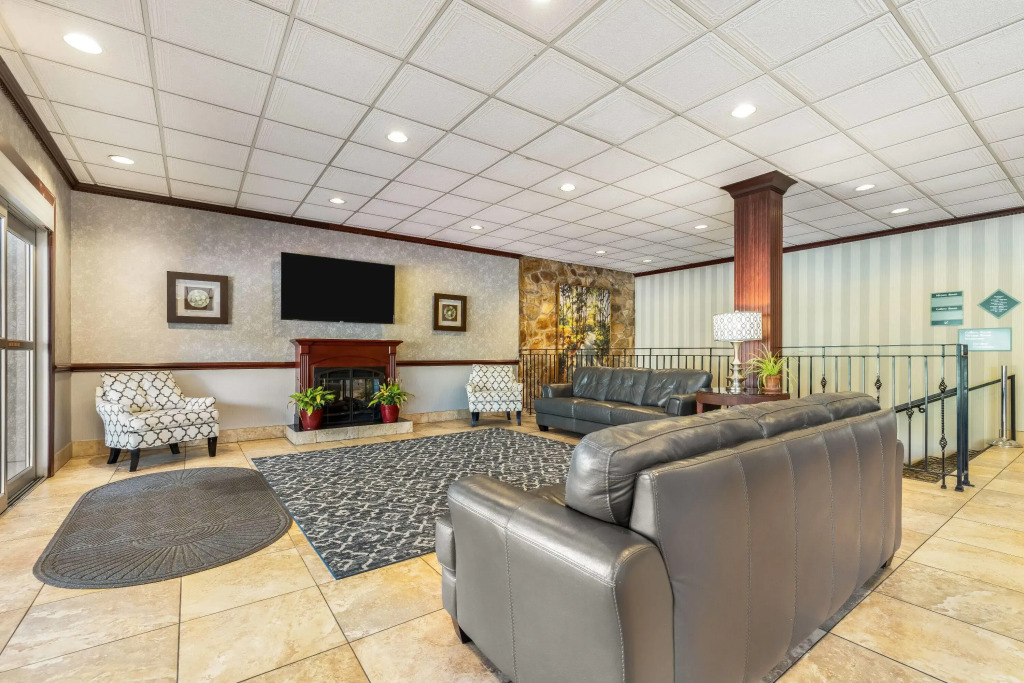 Ramada by Wyndham State College Hotel & Conference Center