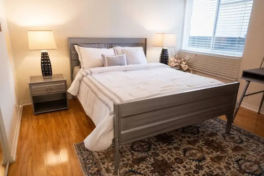 Fully Renovated 2BR Home With HOT TUB Private Fenced Yard Patio Near Noho Arts District p42