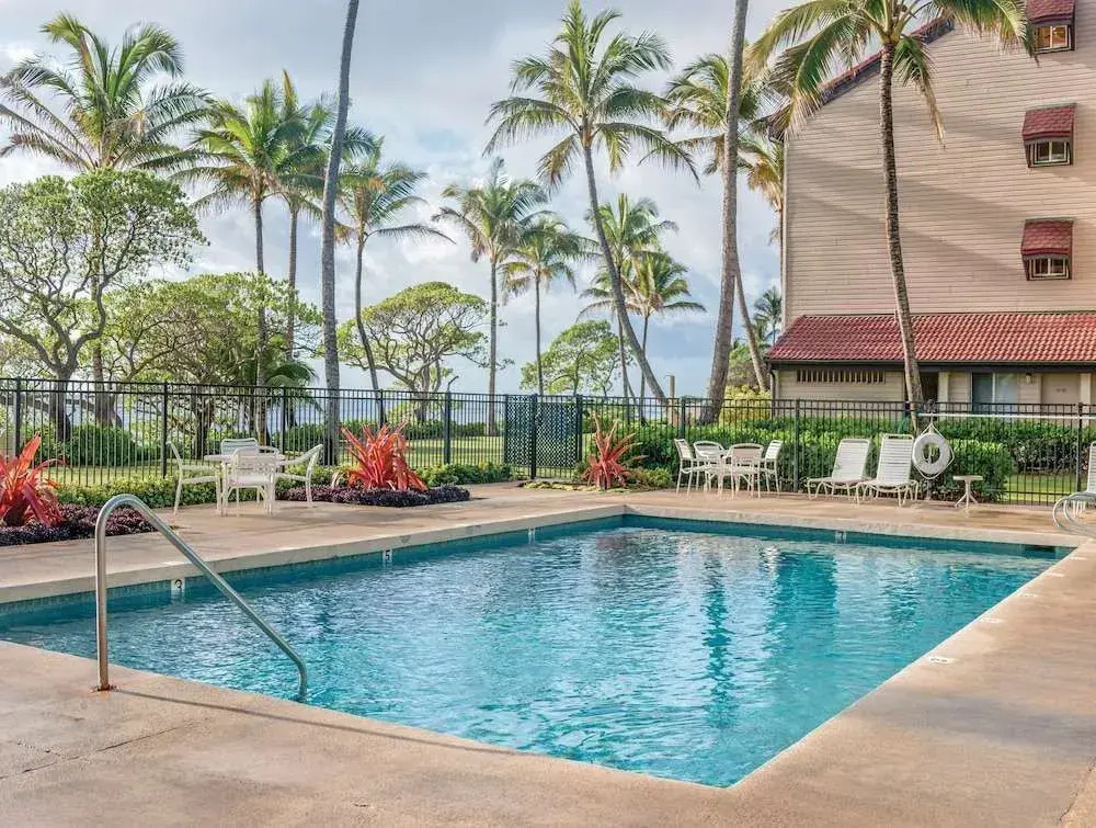 Kapaa Shore 117 by RedAwning