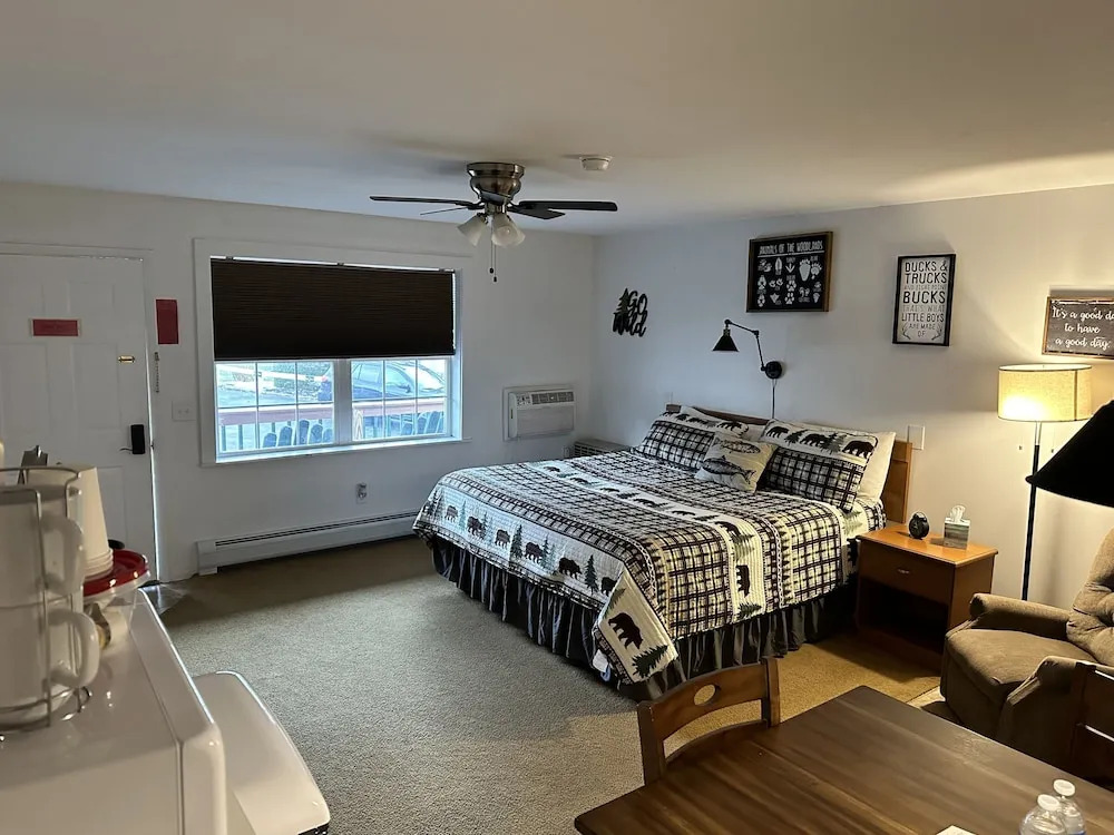 Maple Leaf Lodge
