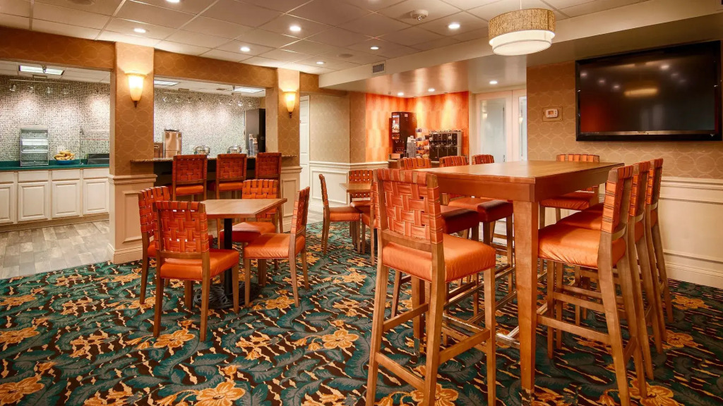 Spark by Hilton Sarasota Siesta Key Gateway