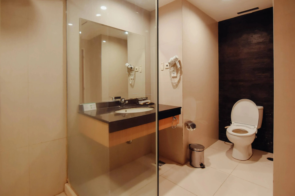 Surabaya Suites Hotel Powered by Archipelago