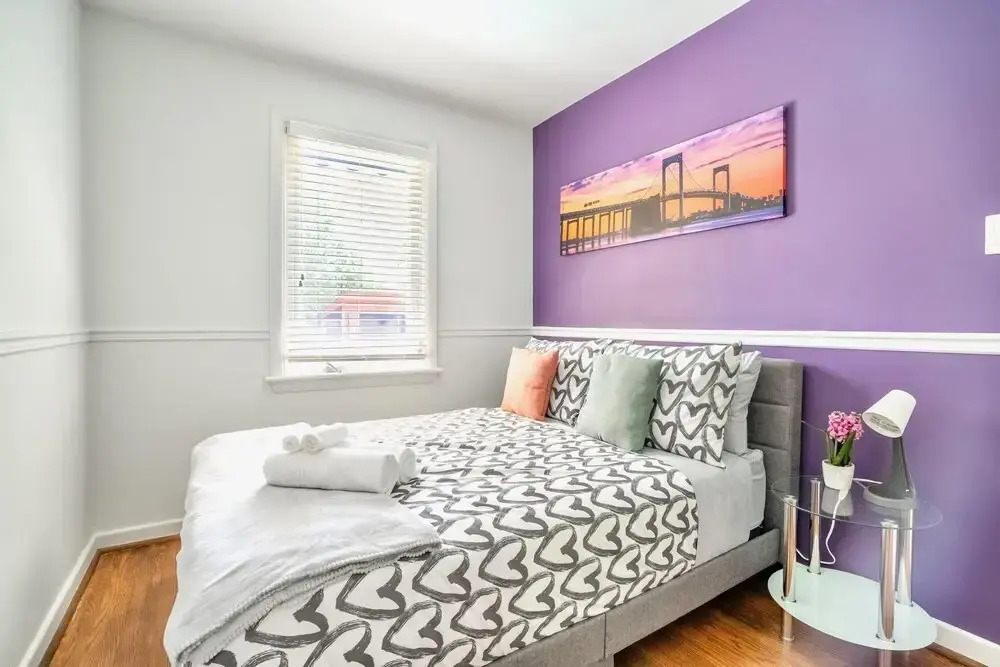 4BR Family Home - w Private Pool and Games Room