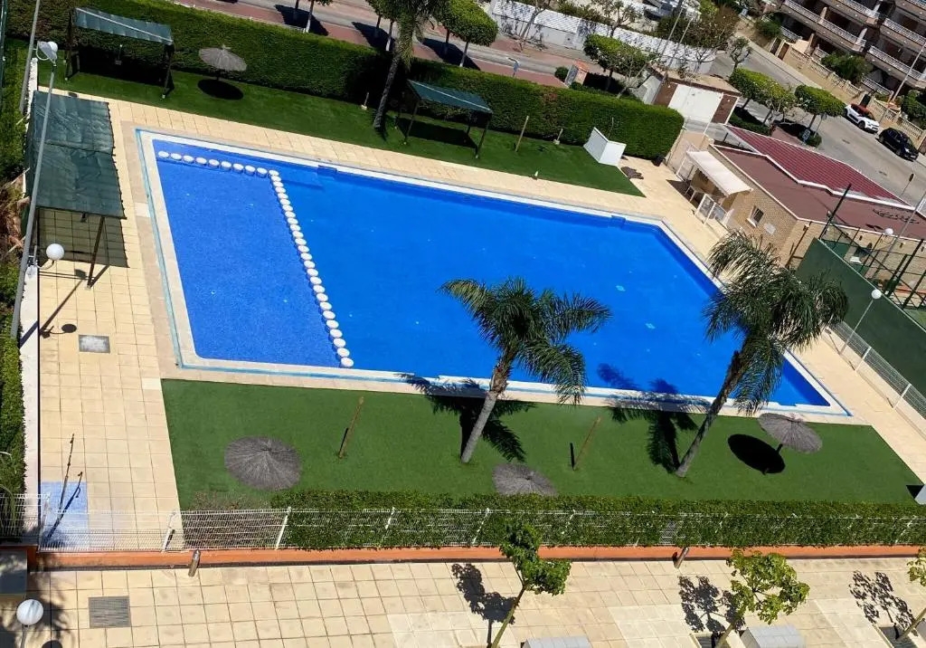 Apartamento Nuevo con Gran Terraza y Wifi en Canet