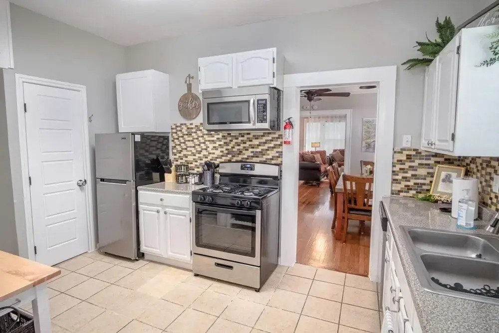 Stunning 3 BR Home Near DT Alamodome - Riverwalk