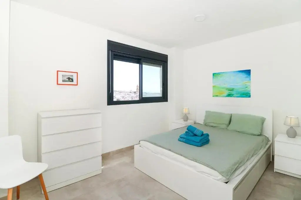 Newly Refurbished 2BED Apartment in Residence Infinity, Pool by Rafleys