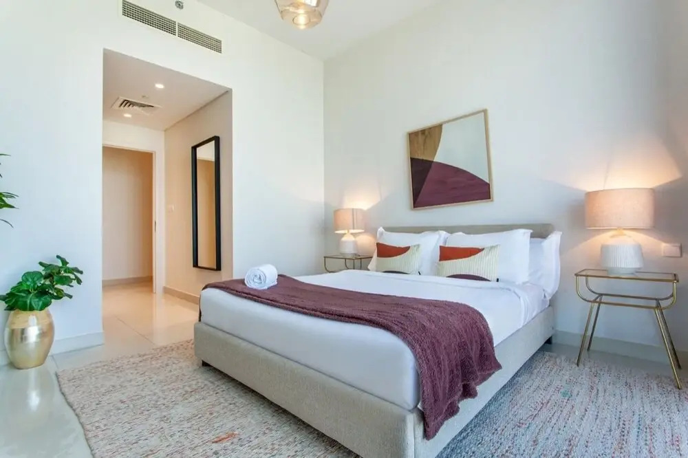 Family Home Nearby Burjkhalifa With lux Furnishing