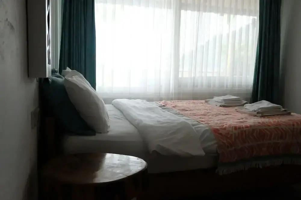 Ceneviz Hotel