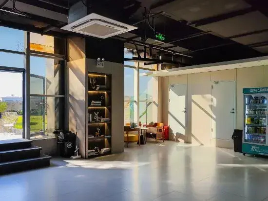 Amber Youth Hostel (Hangzhou West Lake Lakeside Park Ding'an Road Subway Station Branch)