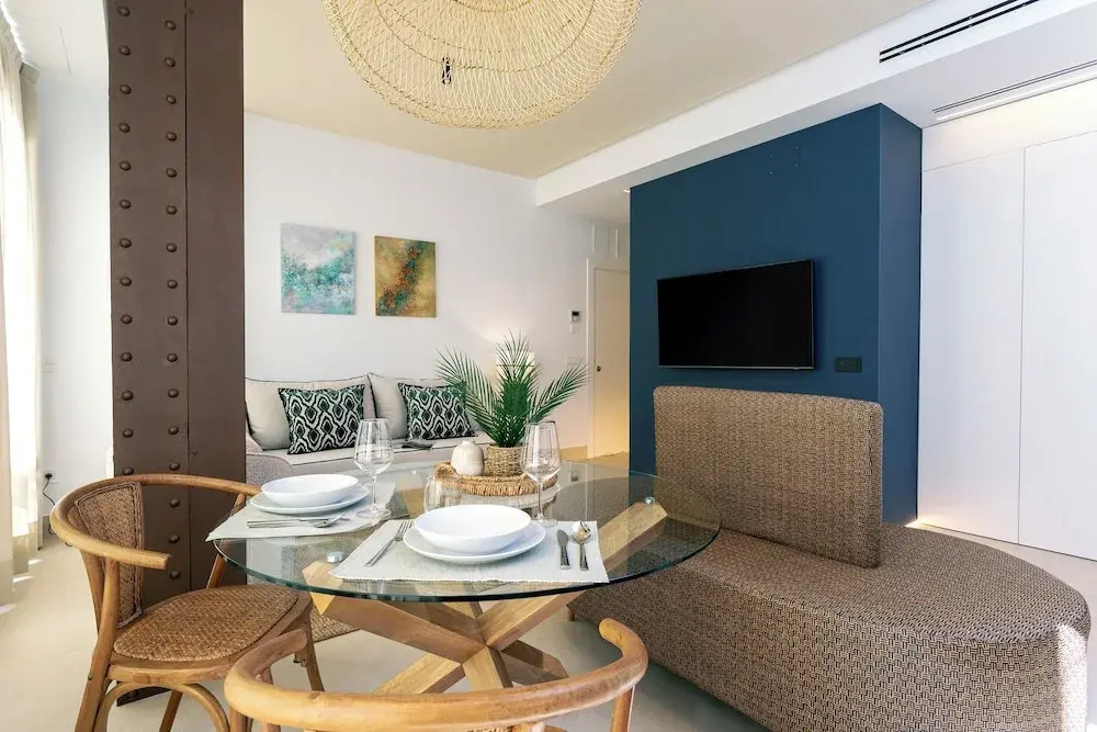 Bright Apartment in Seville. Tomás de Ibarra II