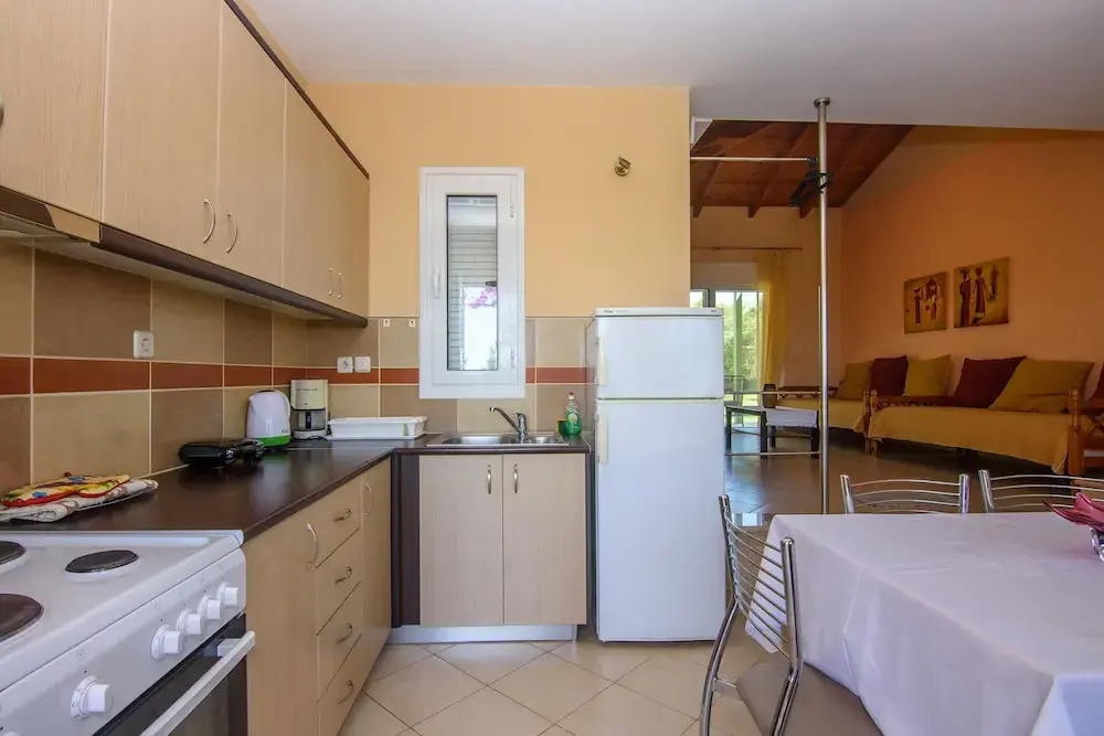 Kyparissia Garden Retreat - Spacious Duplex