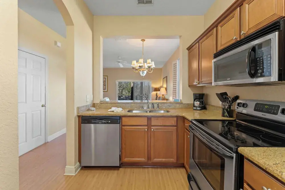 4 BDR in Regal Palms Resort!