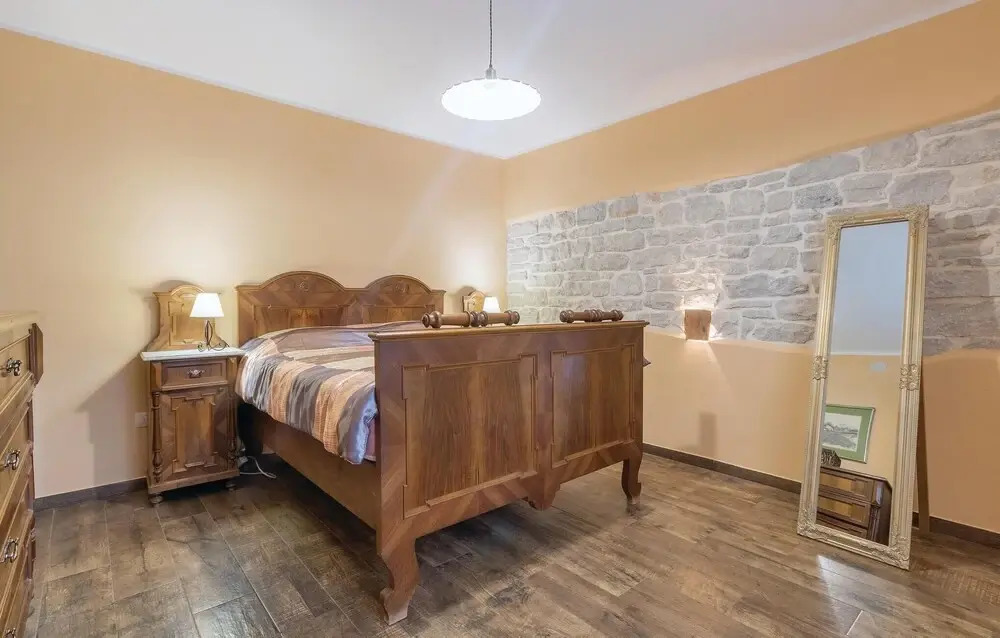 4 Bedroom Gorgeous Home In Pula