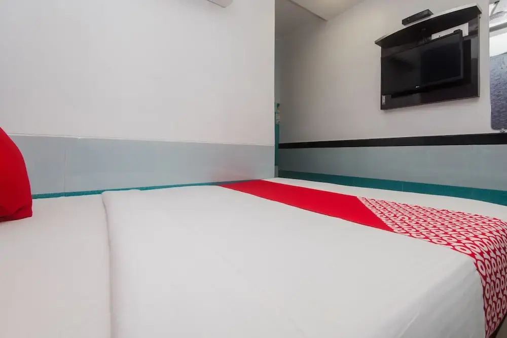 OYO 24504 Sion Residency