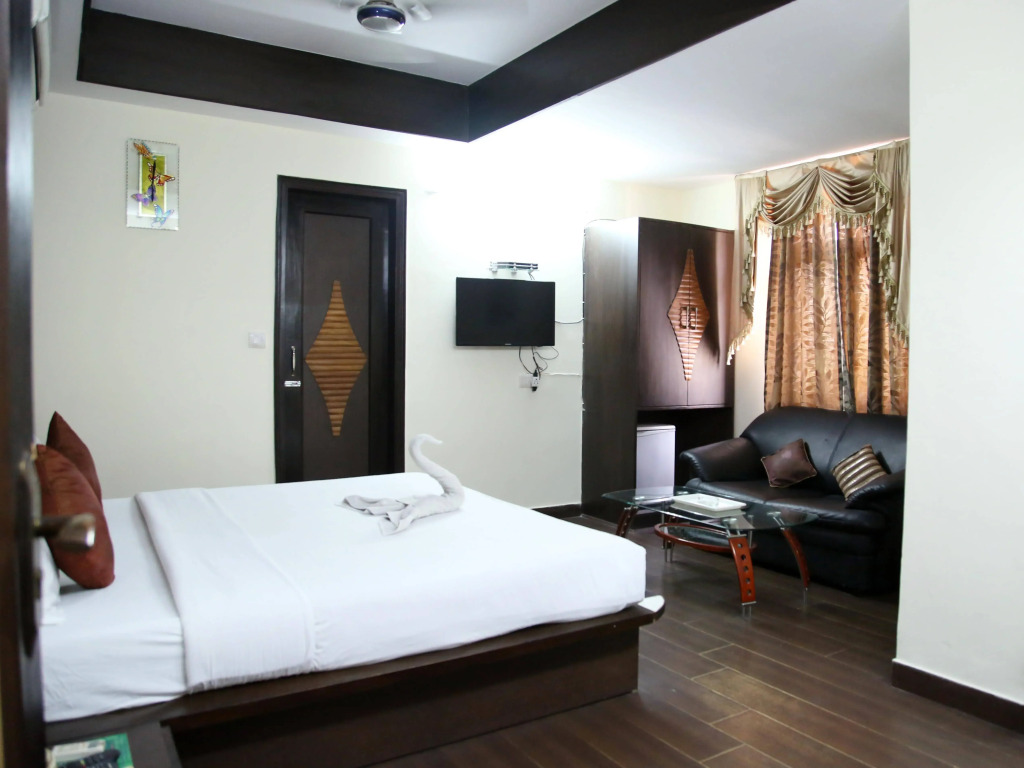 Anand Hotel With banquet hall Karol Bagh