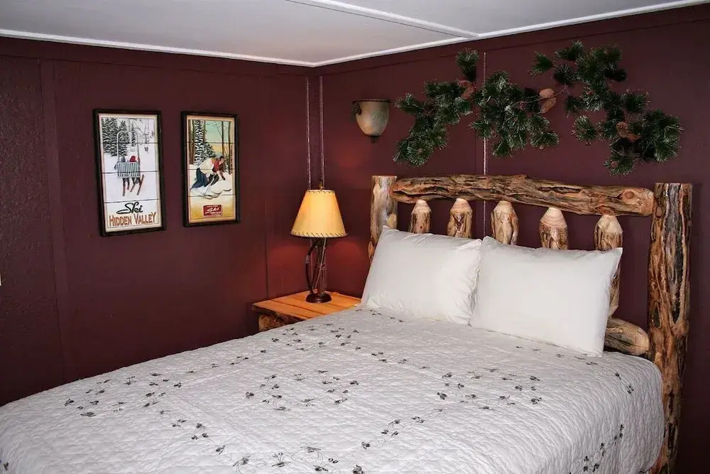 Charming Cabin, Next To National Park 3 Bedroom Cabin - #20-NCD0297