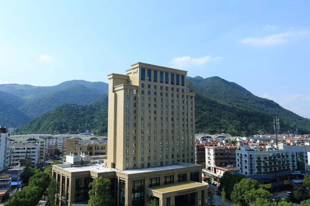 S&N Zhejiang LinHai International Hotel