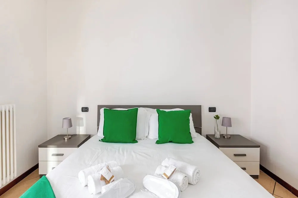 Central Apartment Caniggia 2 With Terrace in Como