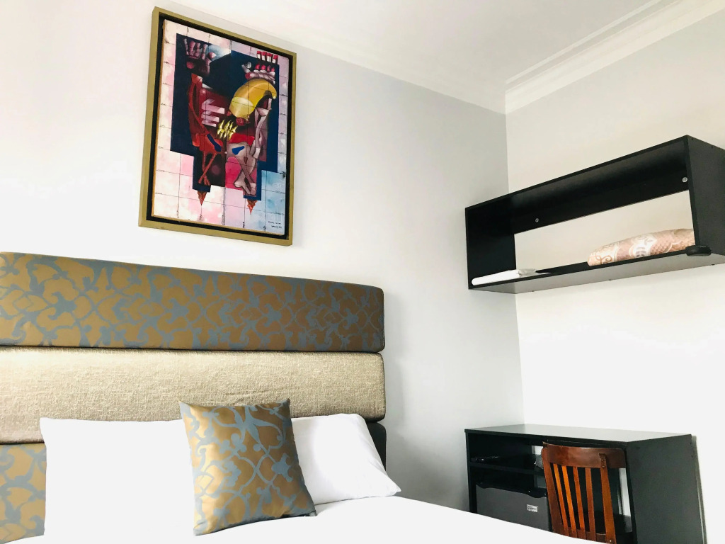 Larqa Park Rooms