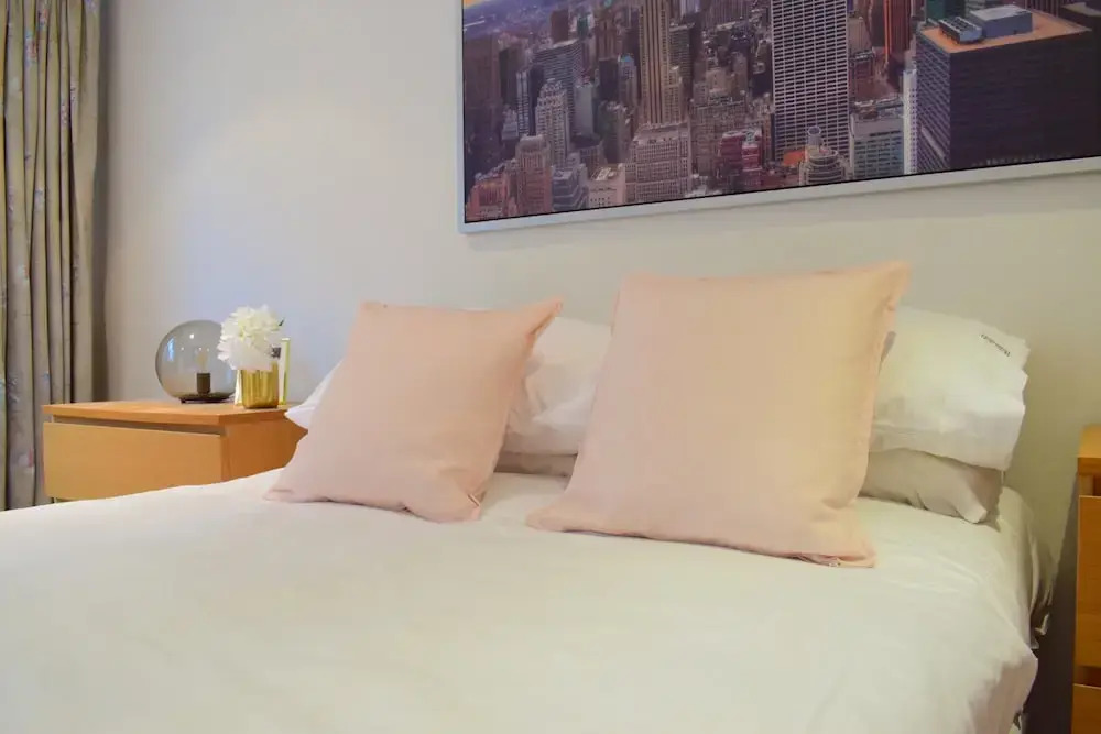 3 Bedroom Flat Near Hyde Park